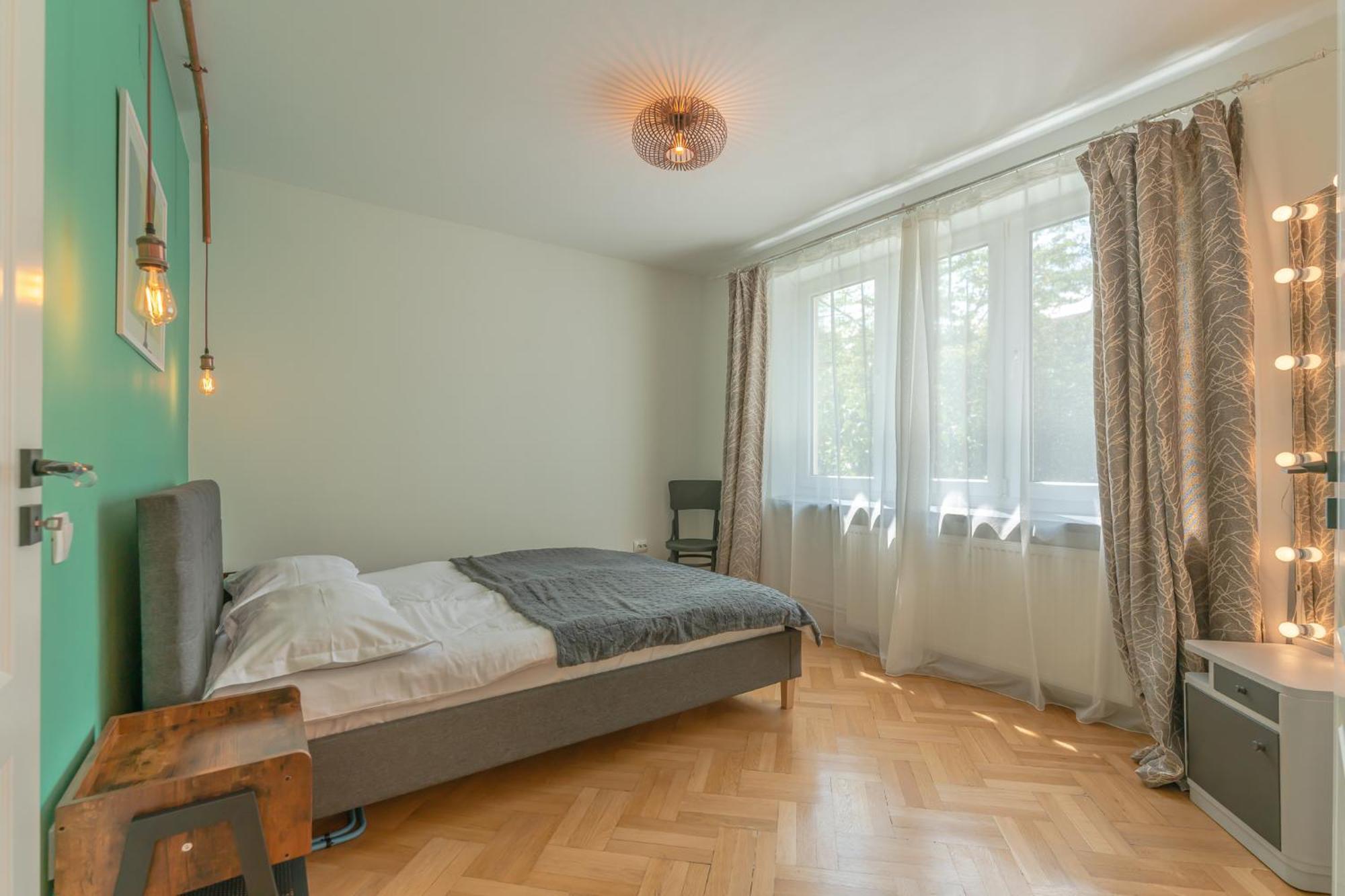 Castanilor 6 - Hip Industrial Apartment Close To City Centre Brasov Exterior photo
